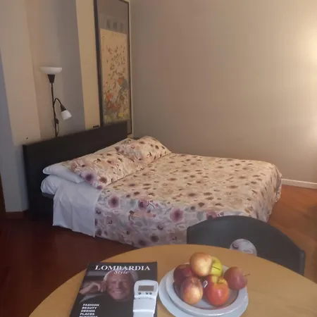 Corso Venezia 33 *